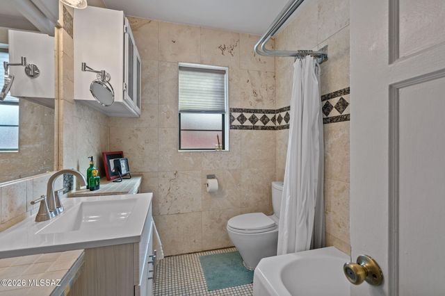 2921 E Waverly Street, Tucson, AZ 85716