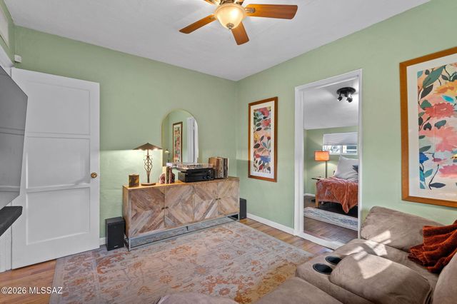 2921 E Waverly Street, Tucson, AZ 85716