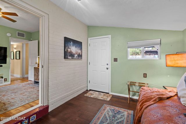 2921 E Waverly Street, Tucson, AZ 85716