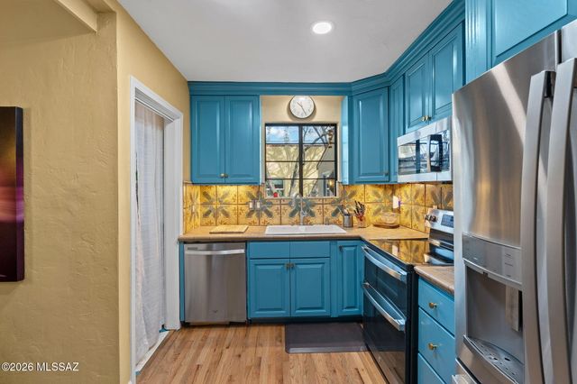 2921 E Waverly Street, Tucson, AZ 85716