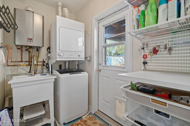 2921 E Waverly Street, Tucson, AZ 85716