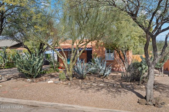 2921 E Waverly Street, Tucson, AZ 85716