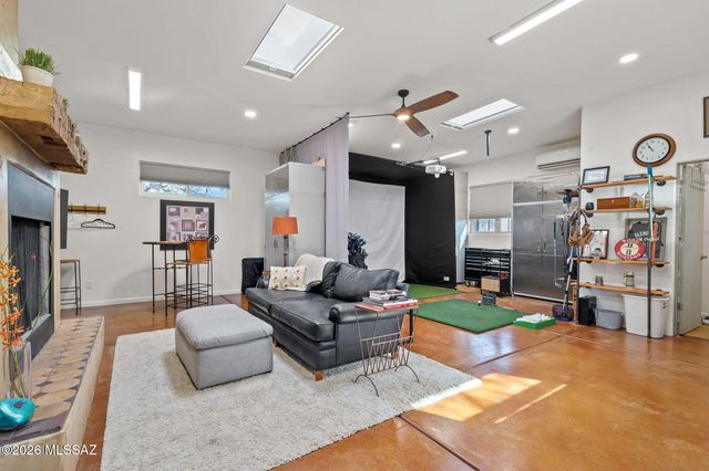 2921 E Waverly Street, Tucson, AZ 85716