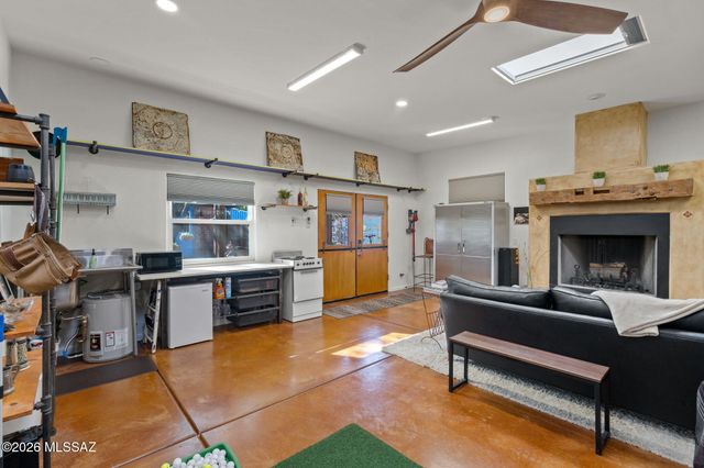 2921 E Waverly Street, Tucson, AZ 85716