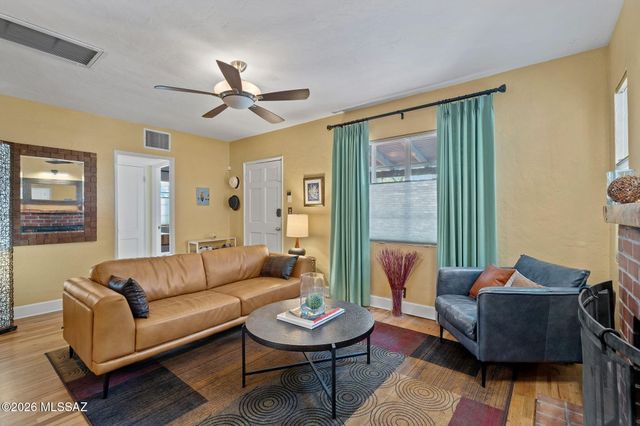 2921 E Waverly Street, Tucson, AZ 85716