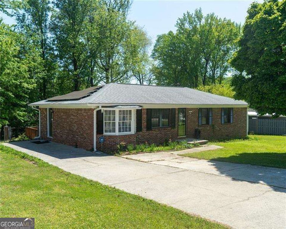 724 CAMELOT Way, Norcross, GA 30071