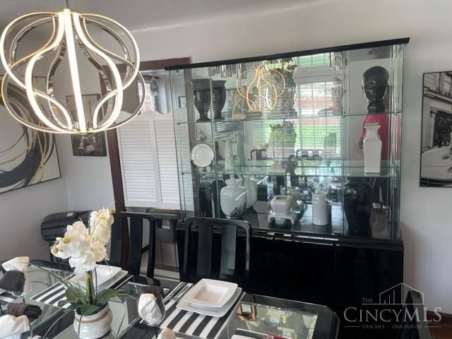 1317 W North Bend Road, Cincinnati, OH 45224
