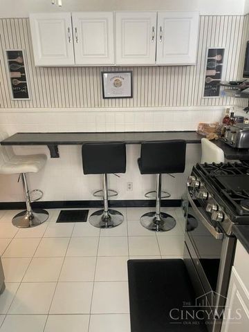 1317 W North Bend Road, Cincinnati, OH 45224