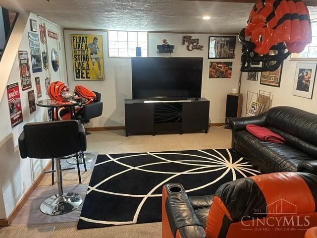 1317 W North Bend Road, Cincinnati, OH 45224