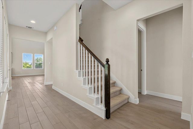 266 Village Oak DR, Austin, TX 78737