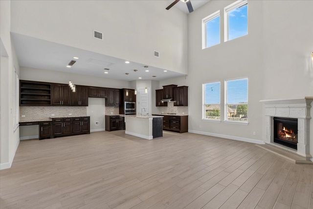 266 Village Oak DR, Austin, TX 78737