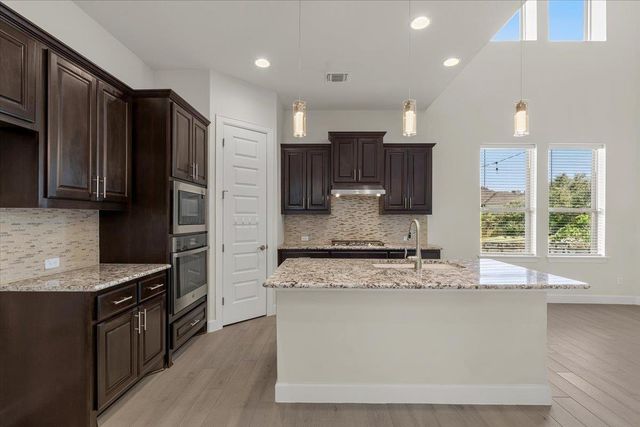 266 Village Oak DR, Austin, TX 78737