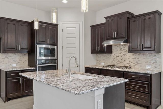 266 Village Oak DR, Austin, TX 78737