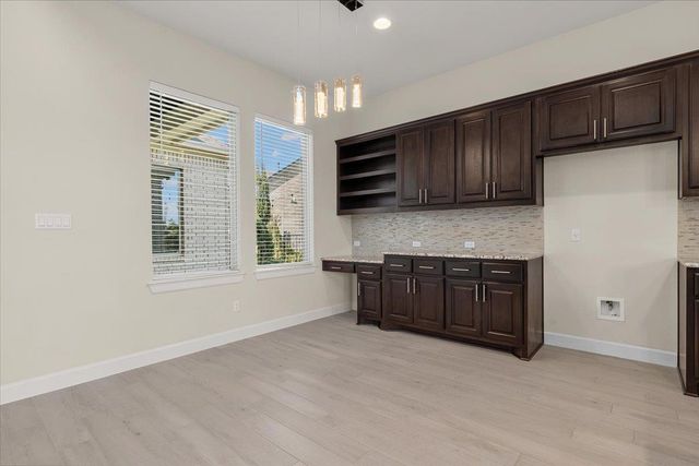 266 Village Oak DR, Austin, TX 78737
