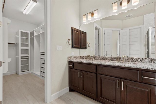 266 Village Oak DR, Austin, TX 78737