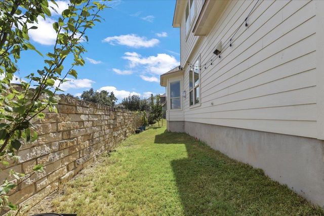 266 Village Oak DR, Austin, TX 78737
