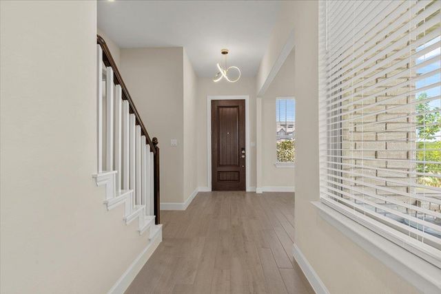 266 Village Oak DR, Austin, TX 78737