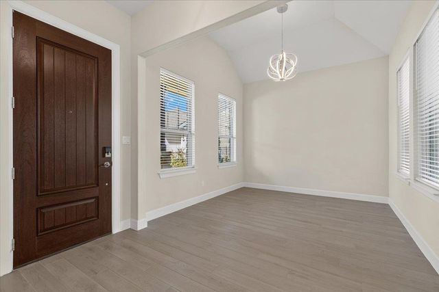 266 Village Oak DR, Austin, TX 78737