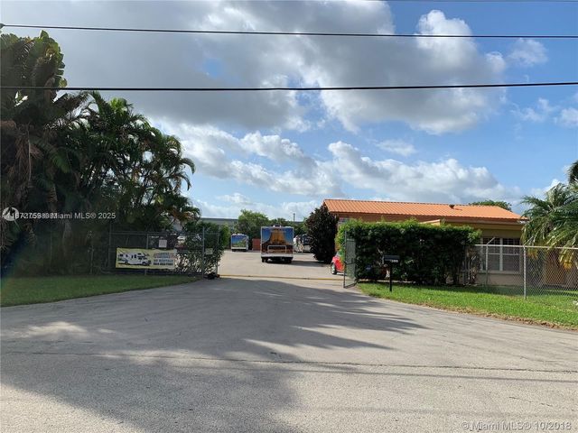 2490 SW 32nd St, Dania Beach, FL 33312