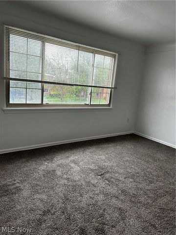 2676 Noble Road 3, Cleveland Heights, OH 44121