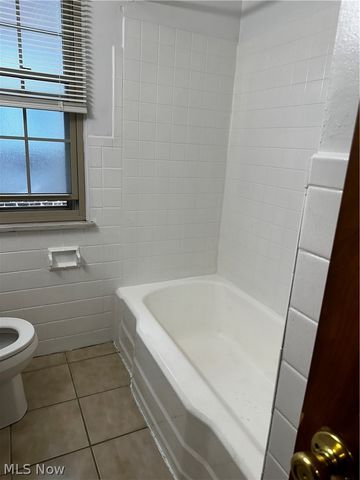 2676 Noble Road 3, Cleveland Heights, OH 44121