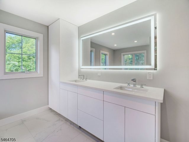 529 Wood Ave, Edison Twp., NJ 08820