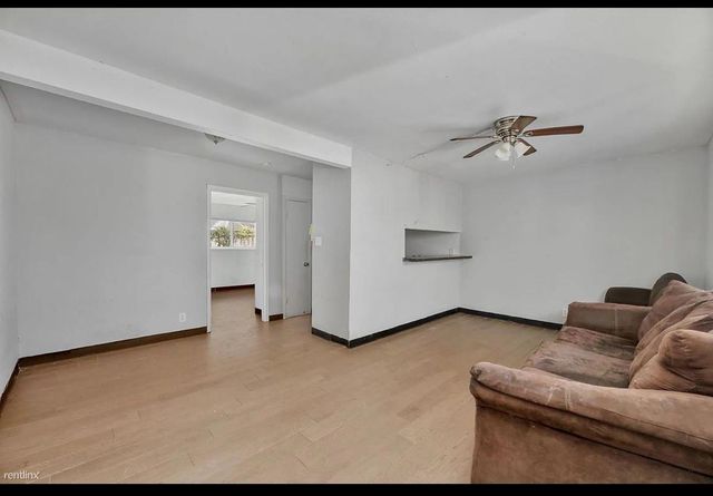 26 Farrell Street, Houston, TX 77022