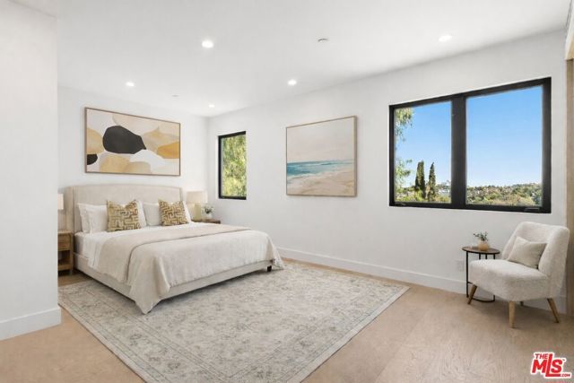 5134 Medina Road, Woodland Hills (los Angeles), CA 91364