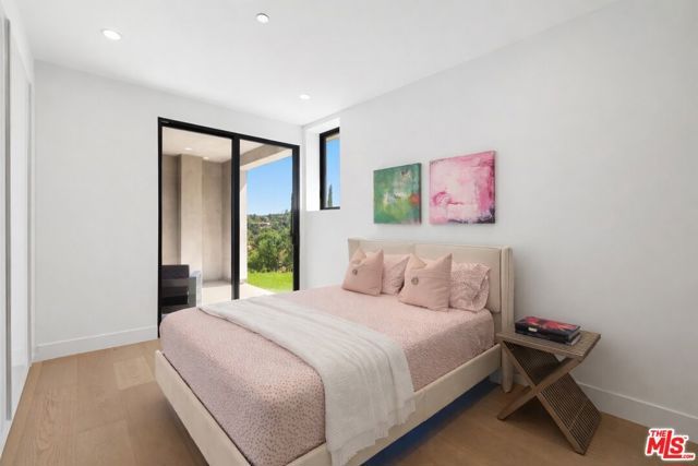 5134 Medina Road, Woodland Hills (los Angeles), CA 91364