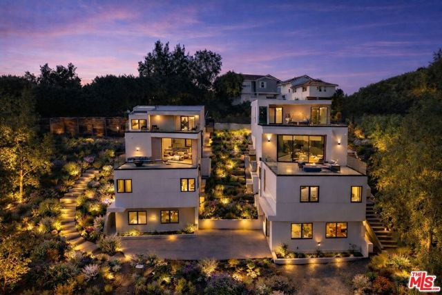 5134 Medina Road, Woodland Hills (los Angeles), CA 91364