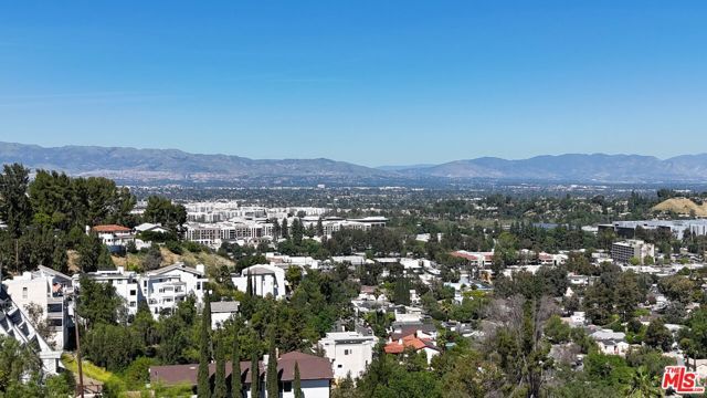 5134 Medina Road, Woodland Hills (los Angeles), CA 91364