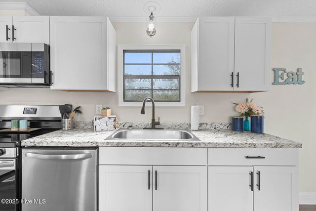 2540 Belgrade Swansboro Road, Maysville, NC 28555