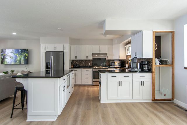 810 Main Street W, Isle, MN 56342