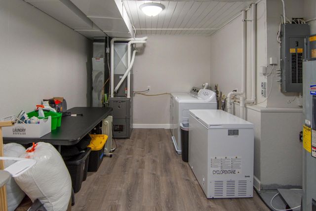 810 Main Street W, Isle, MN 56342