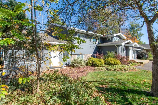 810 Main Street W, Isle, MN 56342