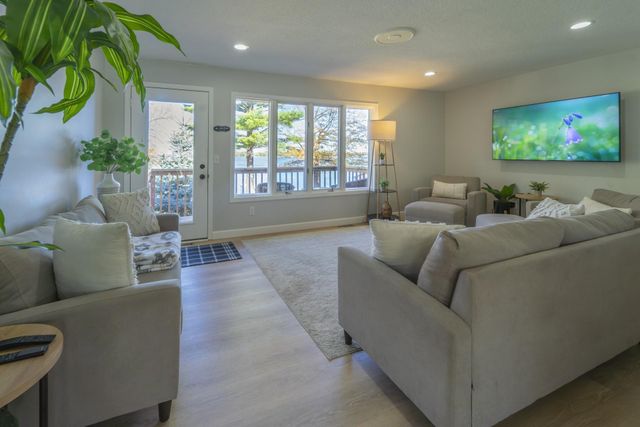 810 Main Street W, Isle, MN 56342