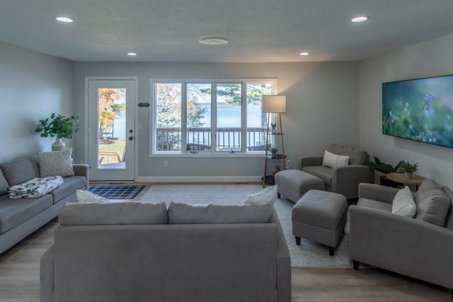 810 Main Street W, Isle, MN 56342