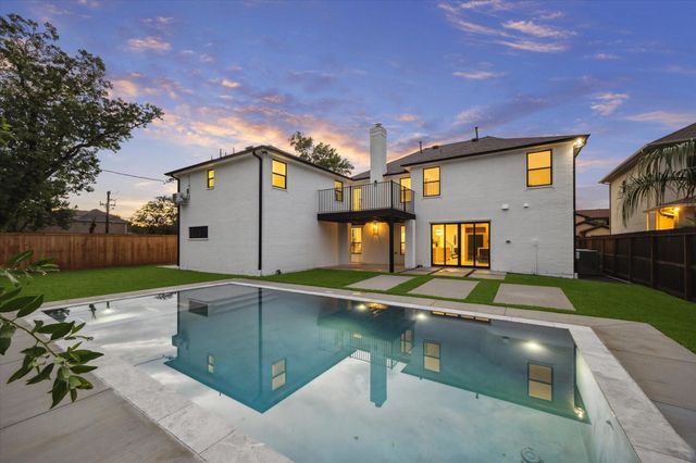 5005 Chestnut Street, Bellaire, TX 77401