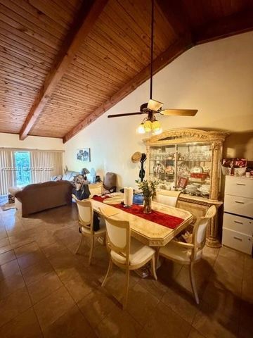 10331 Holly Ct, Pembroke Pines, FL 33026