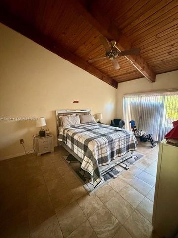 10331 Holly Ct, Pembroke Pines, FL 33026
