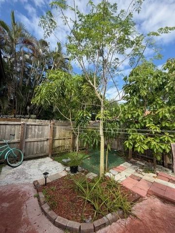 10331 Holly Ct, Pembroke Pines, FL 33026
