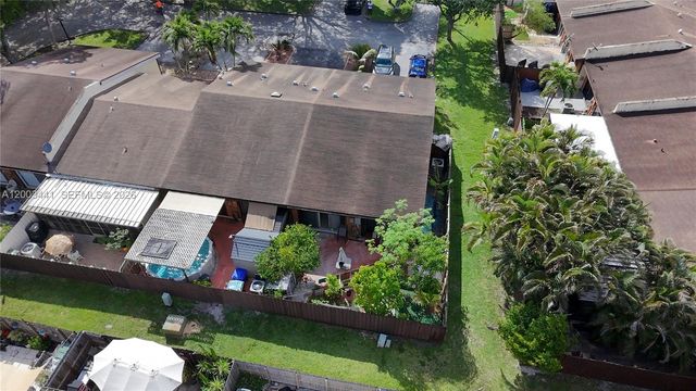 10331 Holly Ct, Pembroke Pines, FL 33026