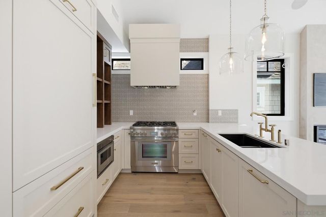 845 G Ave, Coronado, CA 92118