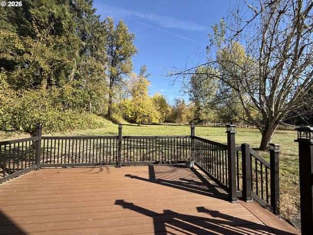 16868 S LIVESAY Rd, Oregon City, OR 97045