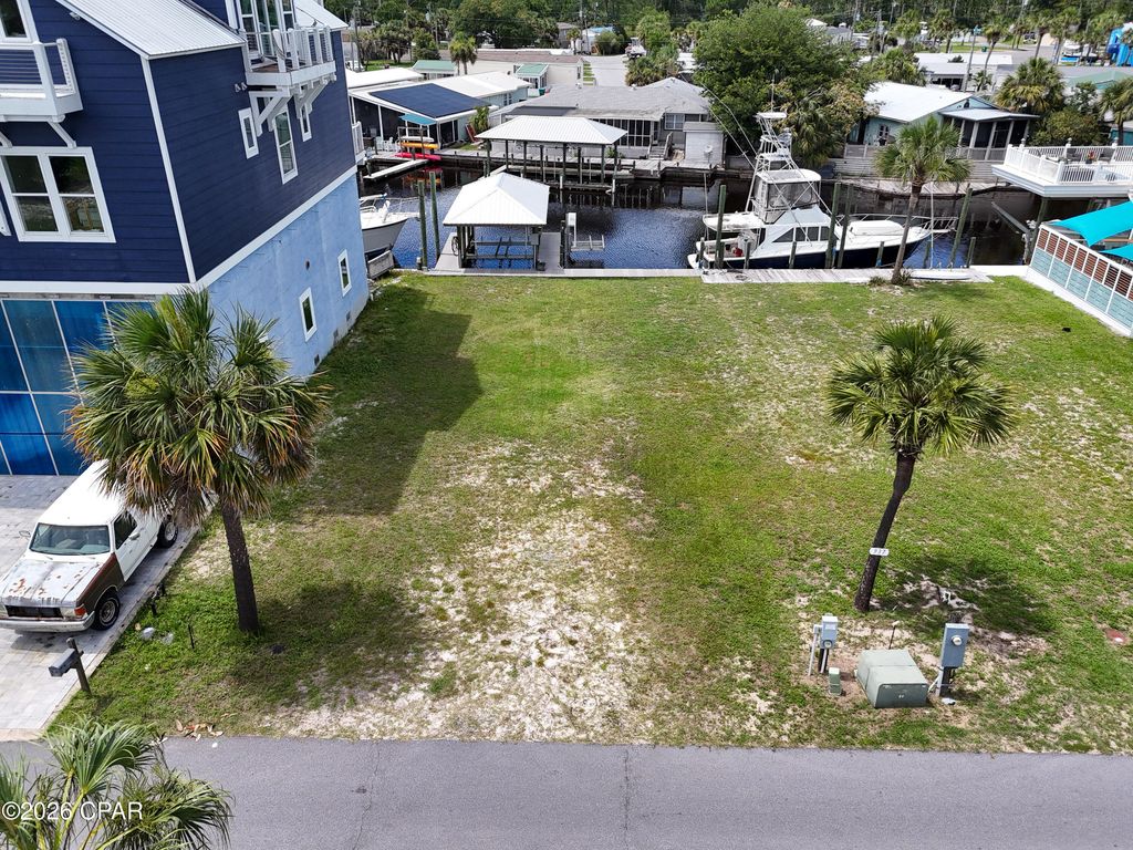 Image 11 of property listing at 933 Lighthouse Lagoon Court, Panama City Beach, FL 32407