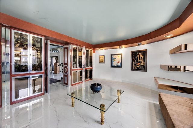 1800 NE 114th St 1103, Miami, FL 33181