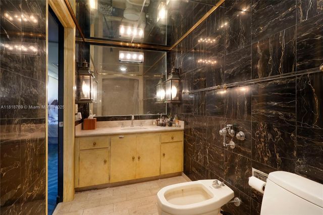 1800 NE 114th St 1103, Miami, FL 33181