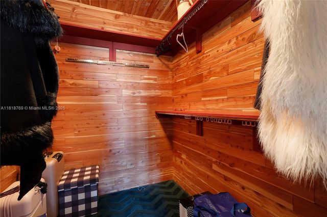 1800 NE 114th St 1103, Miami, FL 33181