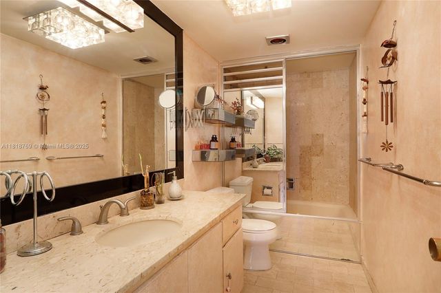 1800 NE 114th St 1103, Miami, FL 33181