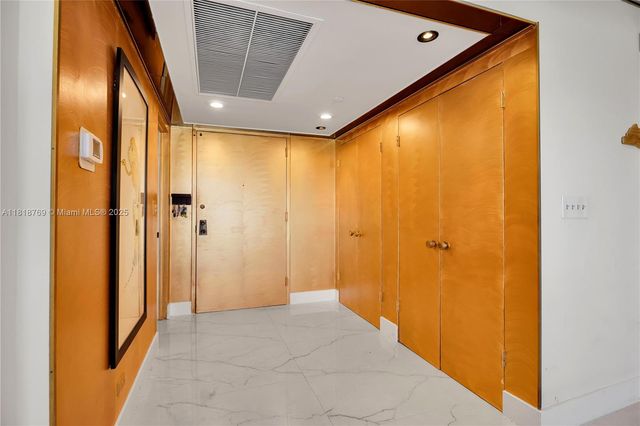 1800 NE 114th St 1103, Miami, FL 33181